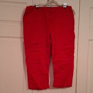 212 Collection Red Capris